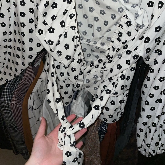 Reclaimed Vintage Blouse - Picture 8 of 8